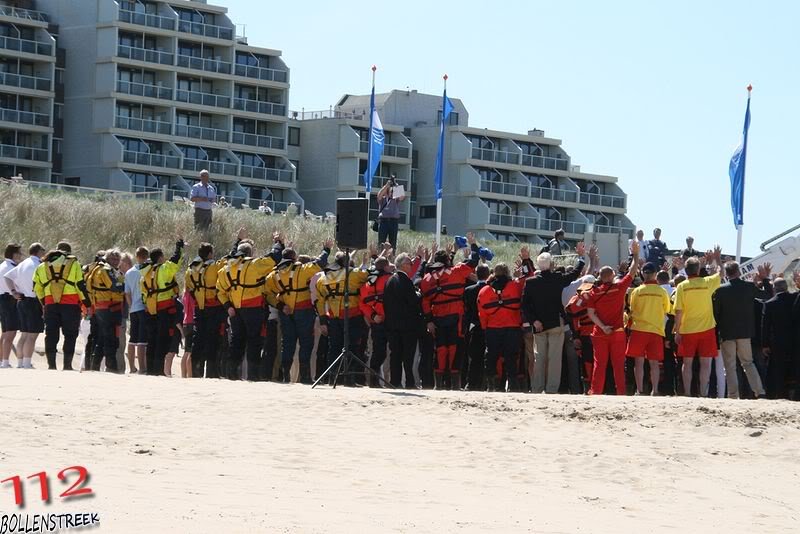 Blauwe vlag gehesen in Noordwijk door Prins Willem-Alexander