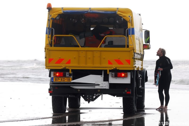 Surfer in problemen Katwijk