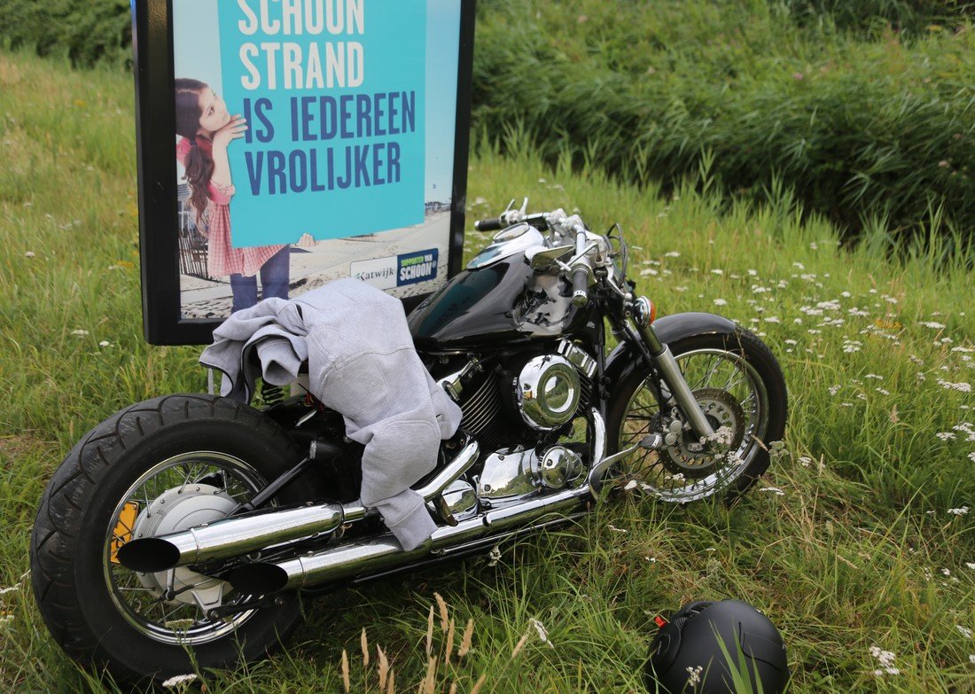 Motorrijder hard ten val Westerbaan Katwijk