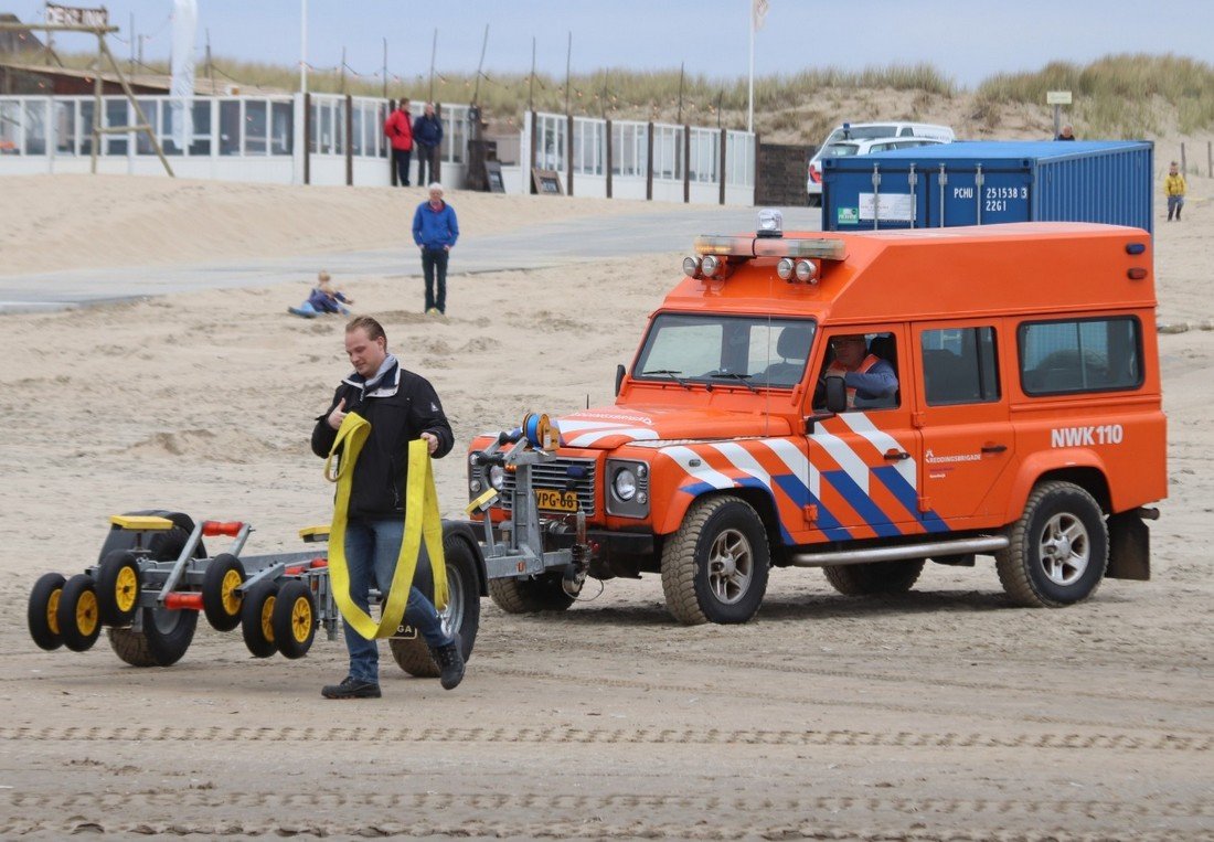 Inzet NRB voor een catamaran met gebroken mast Noordwijk