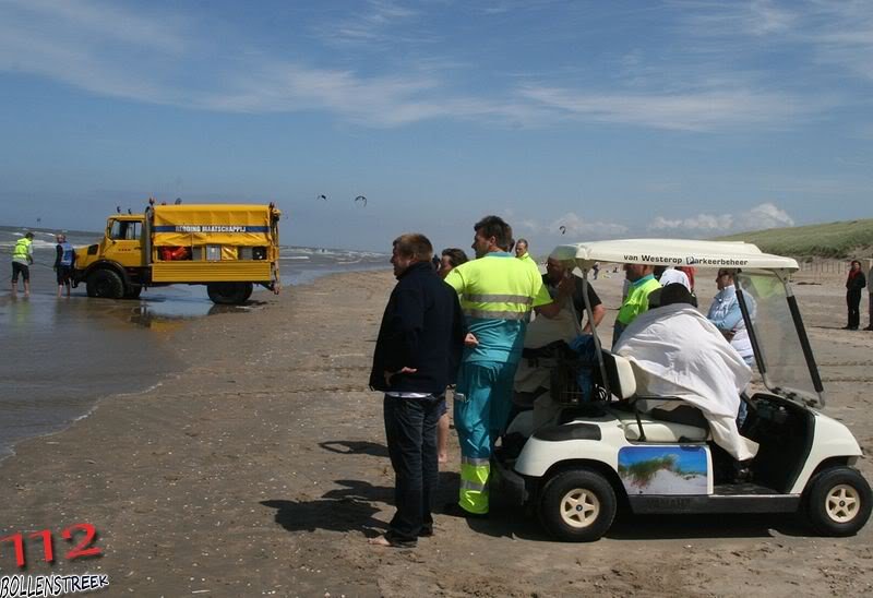 Inzet  NRB en KNRM  voor vastgelopen rupsvoertuig Langevelderslag Noordwijk