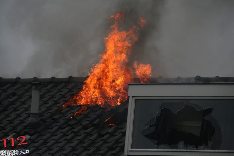 Grote brand Nassaudreef Katwijk (foto update)