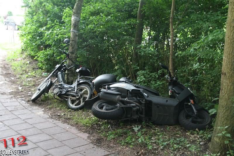 Aanrijding brommer/brommer Leidsevaart Voorhout