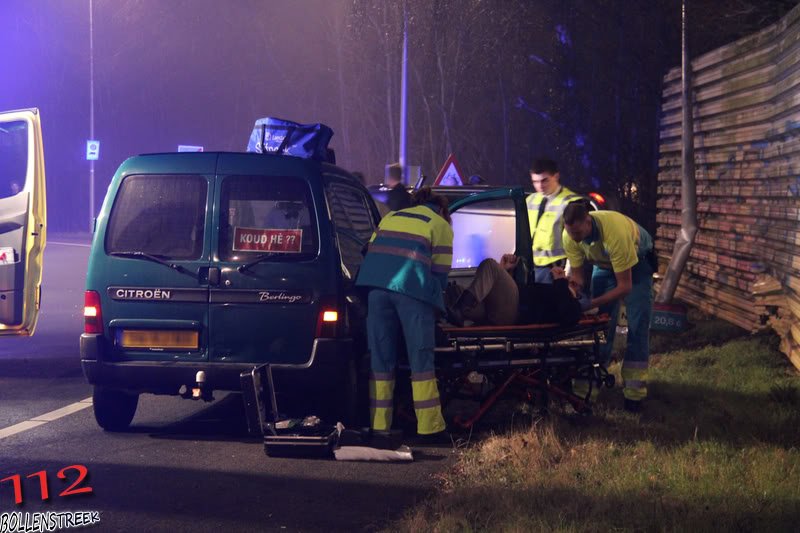 Auto op z'n kant Afrit N206 - Hoorneslaan Katwijk