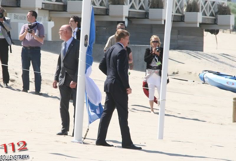 Blauwe vlag gehesen in Noordwijk door Prins Willem-Alexander