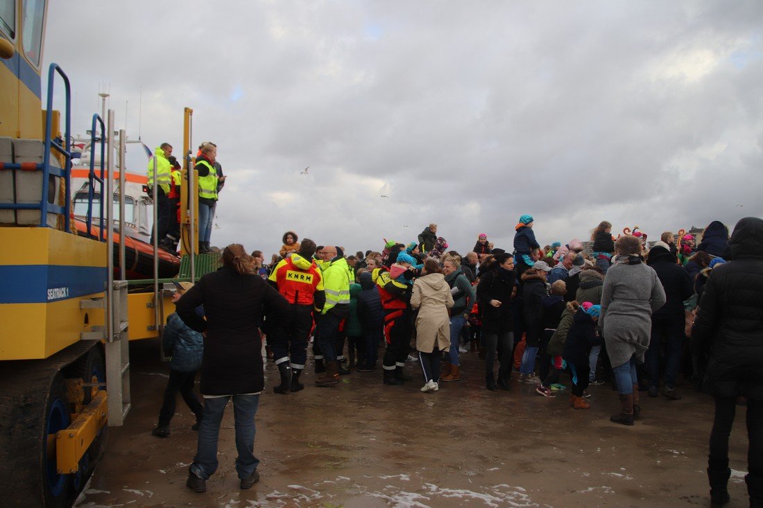 Aankomst Sinterklaas met zijn Zwarte Pieten Noordwijk