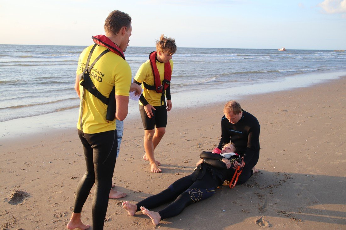 Grote oefening strand Katwijk