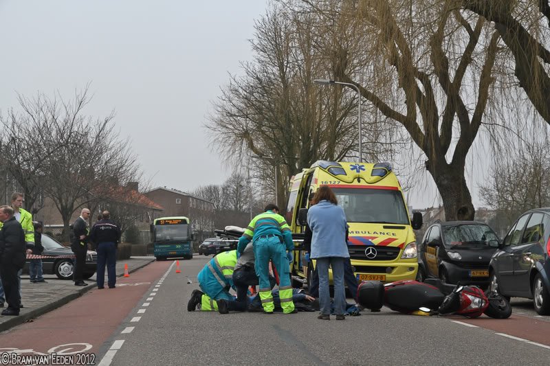 Ongeval tussen scooter en auto Valckslootlaan Hillegom