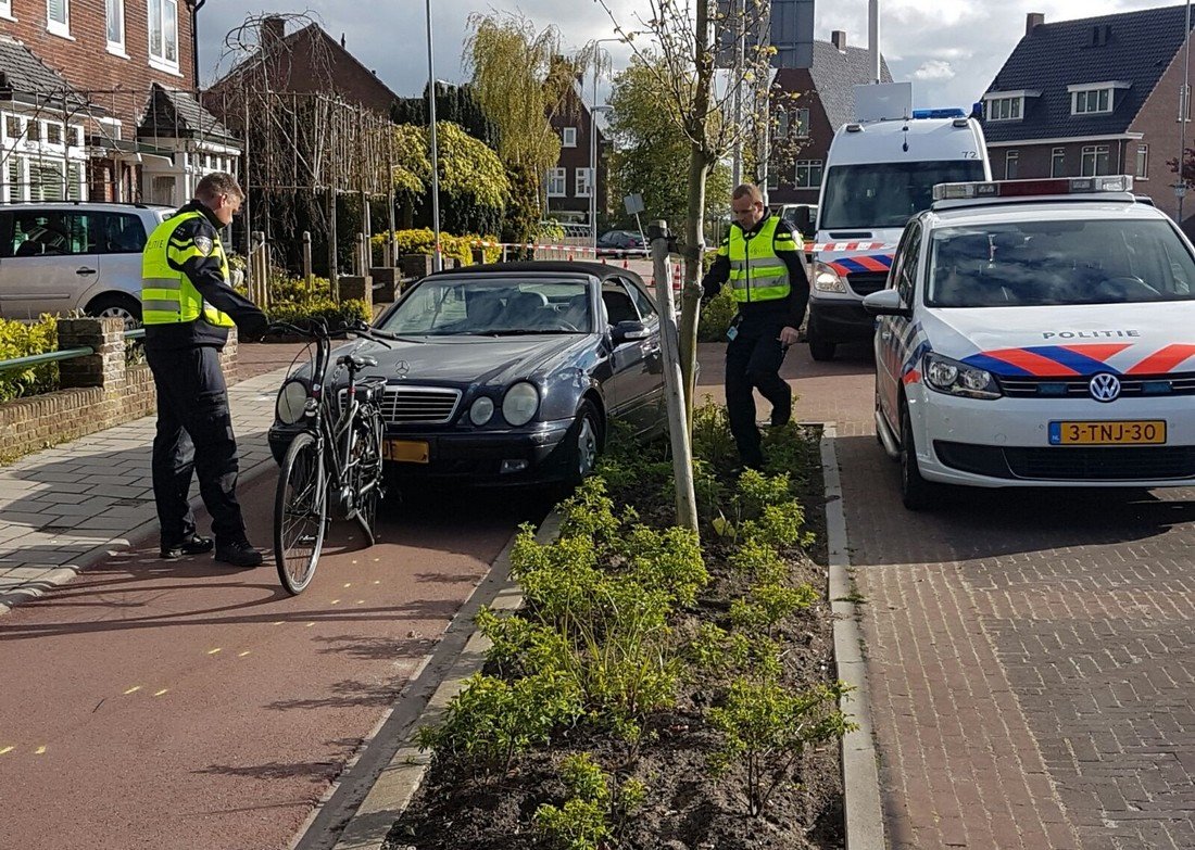 Ongeval Auto met Elektrische fiets van den Endelaan Hillegom
