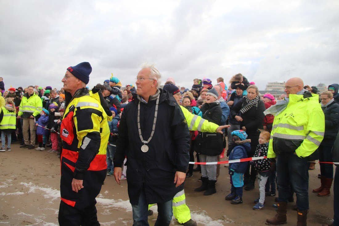 Aankomst Sinterklaas met zijn Zwarte Pieten Noordwijk