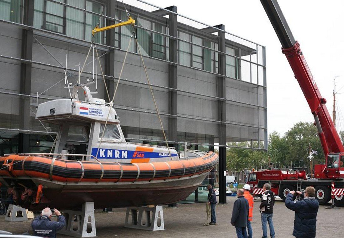 Reddingboot Valentijn overgedragen aan het Nationaal Reddingmuseum Dorus Rijkers