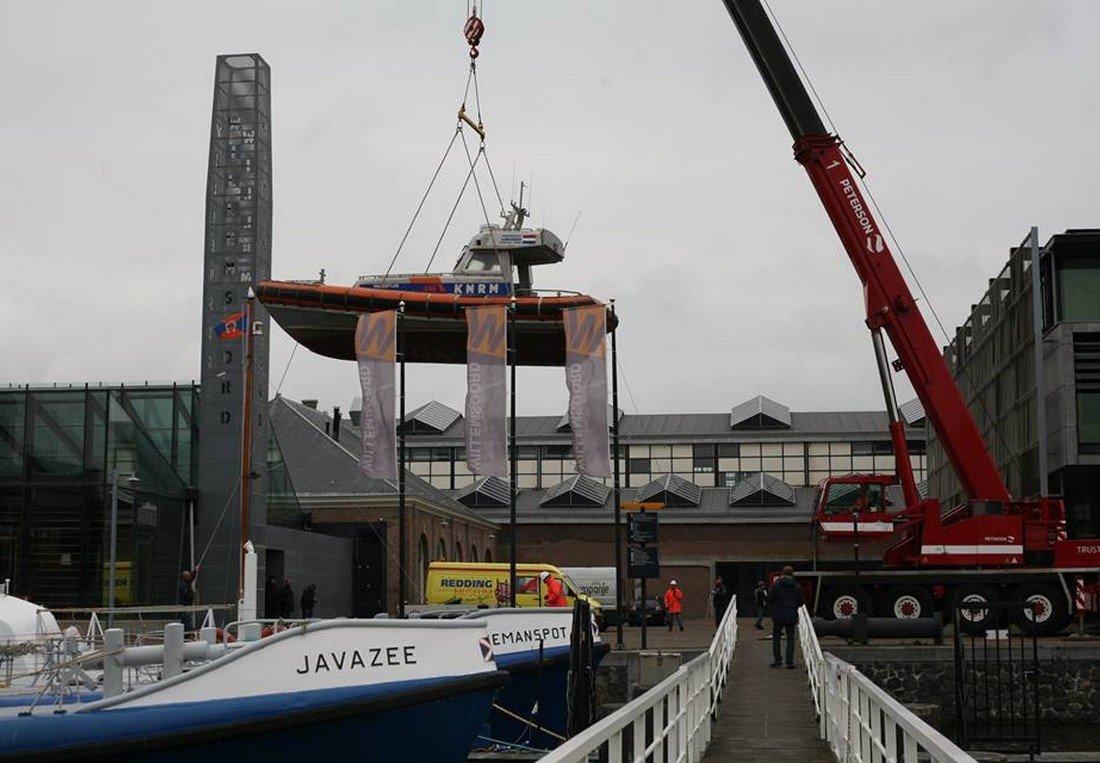 Reddingboot Valentijn overgedragen aan het Nationaal Reddingmuseum Dorus Rijkers