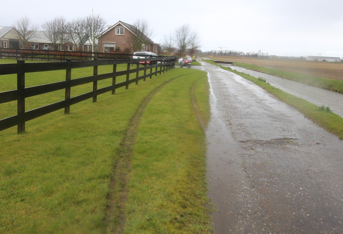 Auto te water Berg en Daal Voorhout