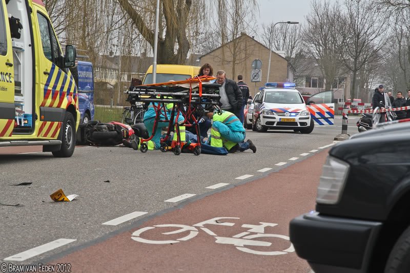 Ongeval tussen scooter en auto Valckslootlaan Hillegom