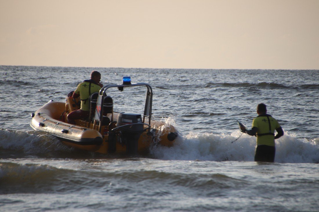 Grote oefening strand Katwijk