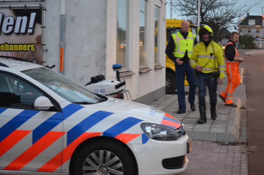 Motor te water 's Gravendamseweg N443 Voorhout
