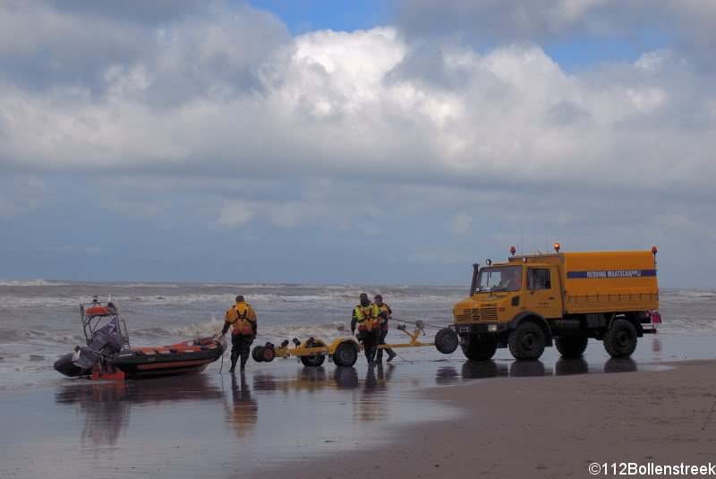 Surfer in problemen Katwijk