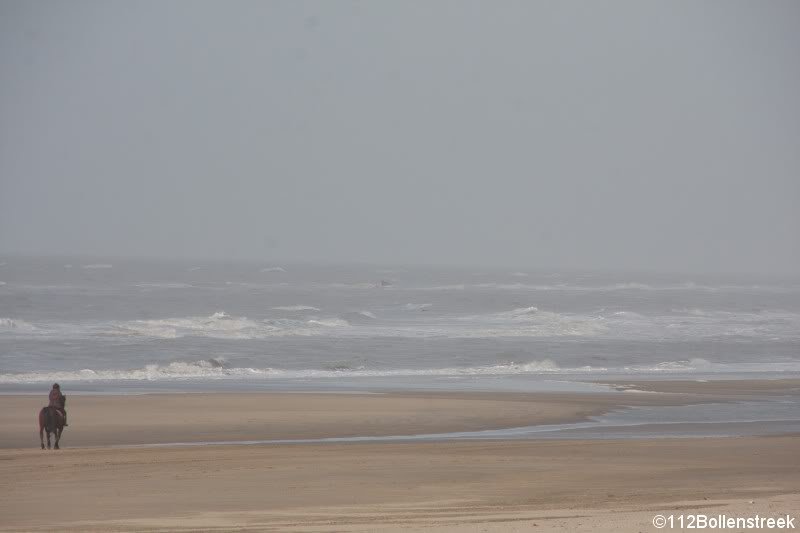 Kite uitrusting gevonden in zee Noordwijk