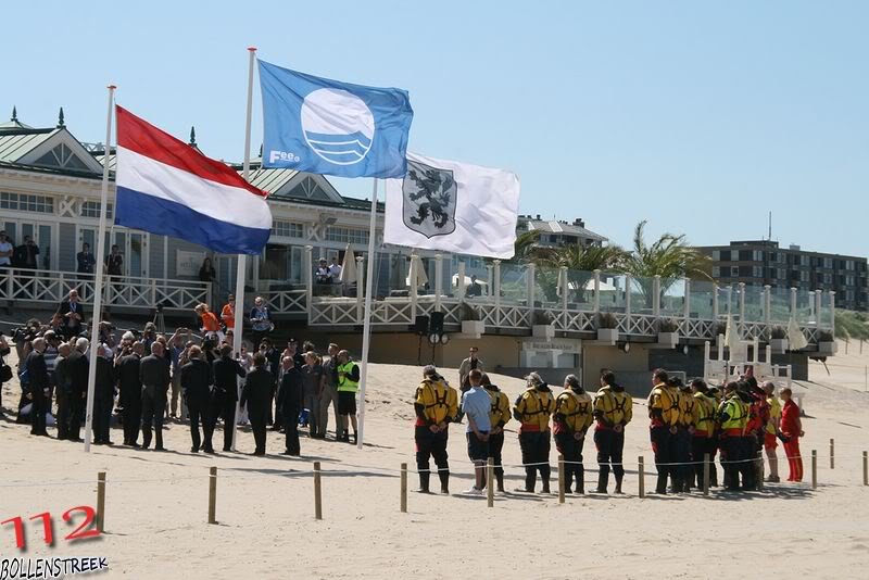 Blauwe vlag gehesen in Noordwijk door Prins Willem-Alexander