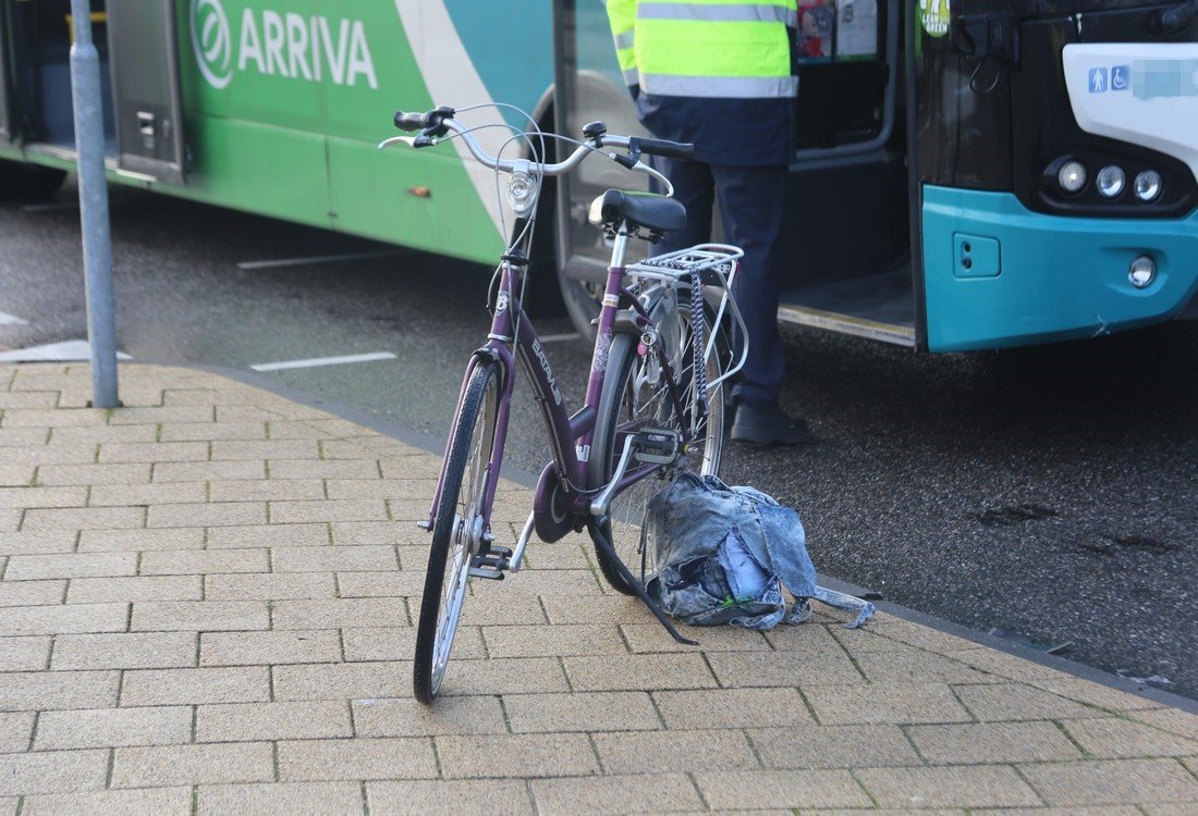 Ongeval fietsster met bus Sassenheim