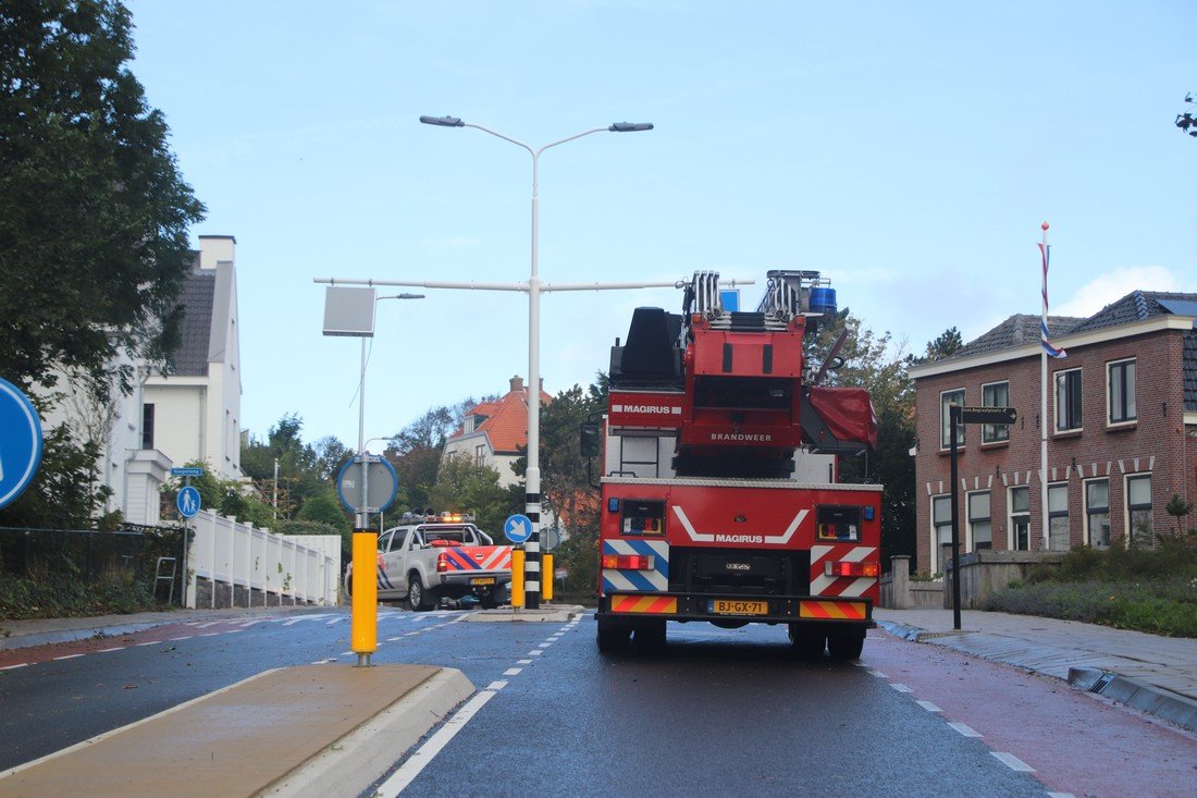Brandweer rukt uit voor kapotte verkeersbord Oude Zeeweg