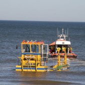 Blauwe vlag gehesen in Noordwijk door Prins Willem-Alexander