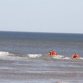 Blauwe vlag gehesen in Noordwijk door Prins Willem-Alexander