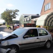 Ongeval auto tegen tractor Achterweg-Zuid Lisse