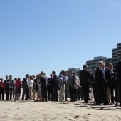 Blauwe vlag gehesen in Noordwijk door Prins Willem-Alexander