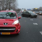 5 voertuigen botsen tegen elkaar A44 12,5 Sassenheim