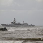 NRB en KNRM assisteren bij aankomst André Kuipers strand Noordwijk