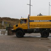 KNRM assistentie voor ambulance strand Noordwijk