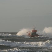 Surfer in problemen  Katwijk