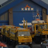 Meerdere KNRM voertuigen bij station Katwijk