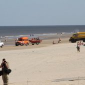 Blauwe vlag gehesen in Noordwijk door Prins Willem-Alexander