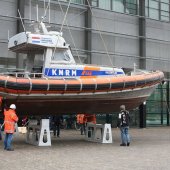 Reddingboot Valentijn overgedragen aan het Nationaal Reddingmuseum Dorus Rijkers