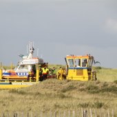 NRB en KNRM assisteren bij aankomst André Kuipers strand Noordwijk