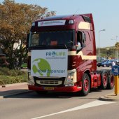 Truckrun 2015 rijdt door de Bollenstreek