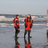 NRB assisteert bij nieuwjaars duik