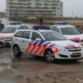 KNRM assistentie voor ambulance strand Noordwijk