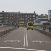 Vrouw in zee gered door KNRM Katwijk