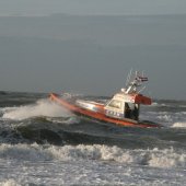 Surfer in problemen  Katwijk