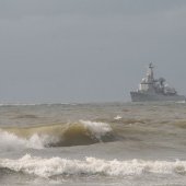 NRB en KNRM assisteren bij aankomst André Kuipers strand Noordwijk