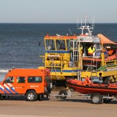 Blauwe vlag gehesen in Noordwijk door Prins Willem-Alexander