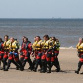 Blauwe vlag gehesen in Noordwijk door Prins Willem-Alexander