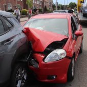 Auto ramt geparkeerde auto's Parklaan Katwijk