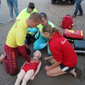 Grote oefening strand Katwijk