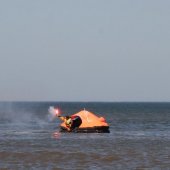 Blauwe vlag gehesen in Noordwijk door Prins Willem-Alexander