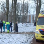 Persoon gevallen op ijs Katwijk