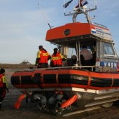 Surfer in problemen  Katwijk